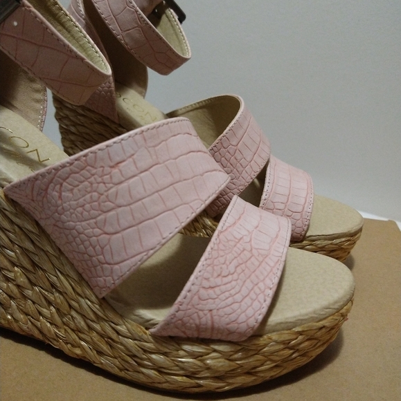 Coconut by Matisse Blush Wedge Platform Sandals - Picture 3 of 13